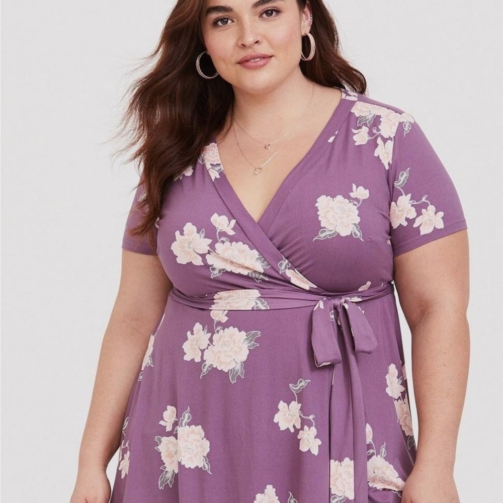 TORRID Dusty Purple Floral Babydoll Faux Wrap Top – Plus Size 4